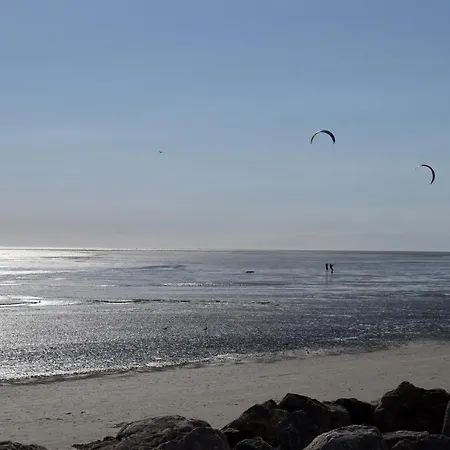 Maison Proche De La Plage, Classee 3 Etoiles - Feriehus *